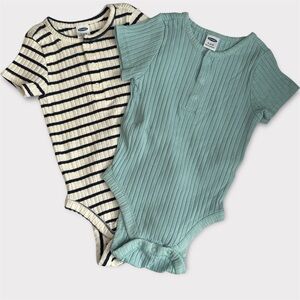 Old Navy Ribbed Onsies | 6-12 mo